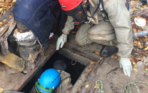 Пензенские спасатели спустились в колодец, чтобы достать мужчину