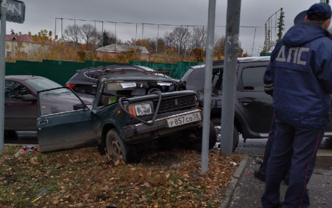 Появились шокирующие снимки с места тройной аварии в Пензе