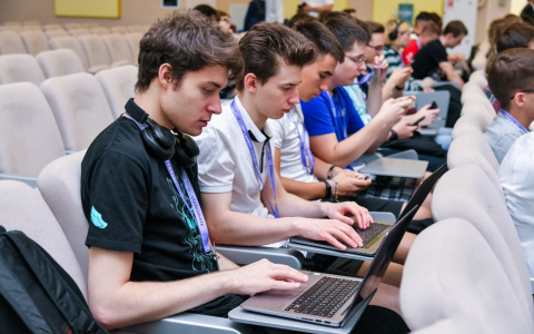 «Ростелеком» предлагает школьникам построить сеть киберзащиты для умного дома и получить 100 баллов за ЕГЭ