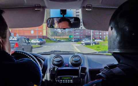 Девушка с металлом: в Пензе полицейские задержали прохожую