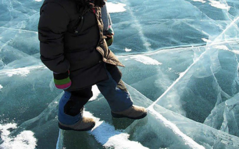 Спасатели не дали случиться трагедии на льду с маленькими пензенцами