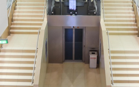 В ТЦ в Пензенской области мужчина рухнул в шахту лифта