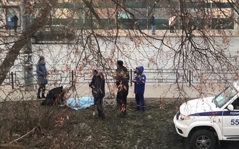 На улице Терновского при загадочных обстоятельствах погиб мужчина