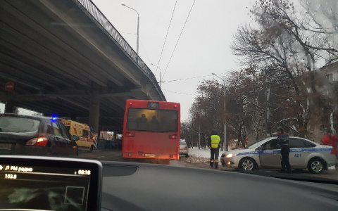 В Пензе под мостом на Коммунистической сбили пешехода