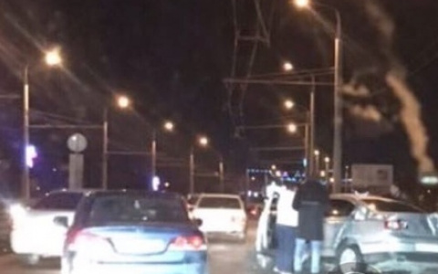 На мосту в Терновку произошло ДТП с четырьмя авто - соцсети