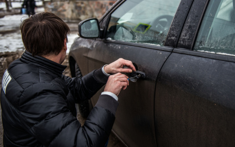 В Пензенской области воришка обнес машину и оставил неприятный сюрприз