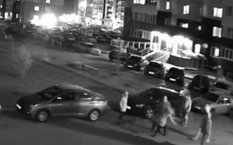 Пензенец нaпaл на девушку сзади при свидетелях – видео