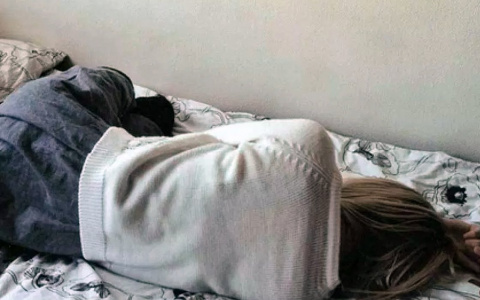 «Он запихал меня в машину и бросил 5 тысяч»: девушка о бессердечном пензенце