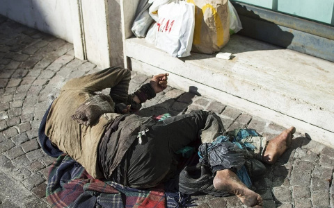 "А взгляд безобидный, как у верного пса": бомж в банке заставил пензячку задуматься над жизнью бездомных