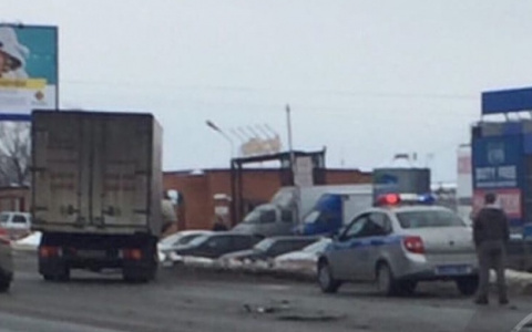 Авария на Аустрина: на оживленной дороге произошло жесткое столкновение