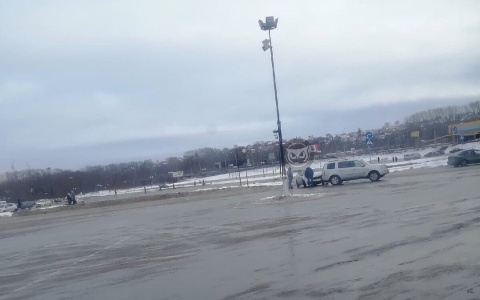 На пустой парковке: в Пензе произошло "судьбоносное" ДТП