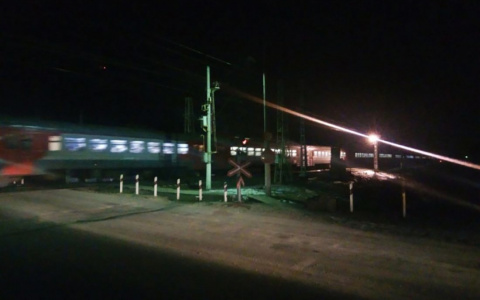 Поезд "Пенза-Москва" столкнулся с авто: есть погибшие