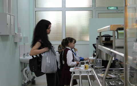 В Пензе озвучили день, с которого школьники смогут обедать бесплатно