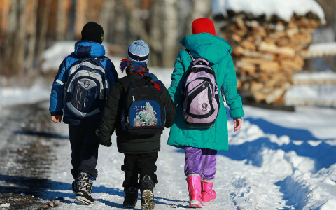 Школьники, гуляйте: о двойных весенних каникулах сообщили в Министерстве образования