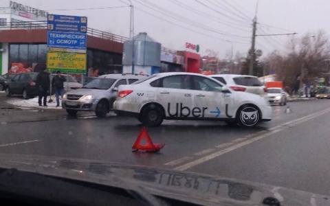 В Пензе у «Глобуса» образовался затор