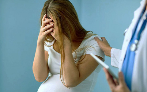 «Плакала вместе с ребенком»: врачи довели до слез беременную пензячку