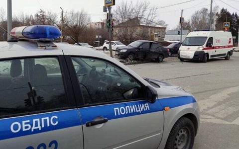 К месту аварии в Пензе прибыла «скорая помощь»