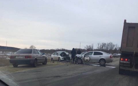 Разворотило две легковушки: в Пензенской области произошло страшное ДТП