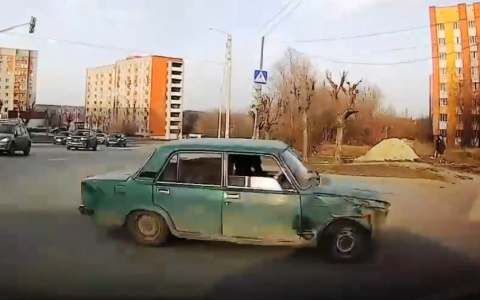 В Пензе водители заподозрили мошенника на дороге – видео