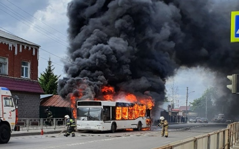 Как в фильме ужасов: в Пензе вспыхнул пассажирский автобус