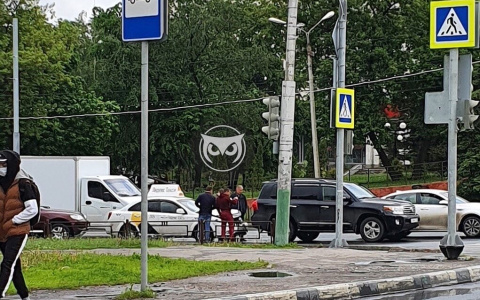 «Образовалась пробка»: в Пензе произошло ДТП с участием такси