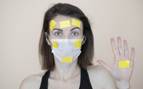 Обратная сторона медали: почему люди в масках вызывают презрение и страх