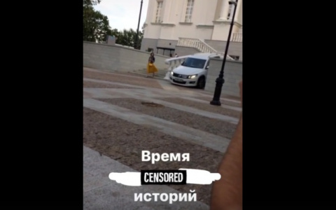 "Может, это второе пришествие?": пензенцы засняли наглого автомобилиста на Соборной площади