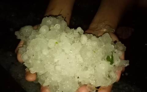 Огромные ледяные куски: машины пензенцев повредило градом