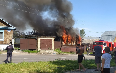 Горожане делятся снимками страшного пожара в Пенза