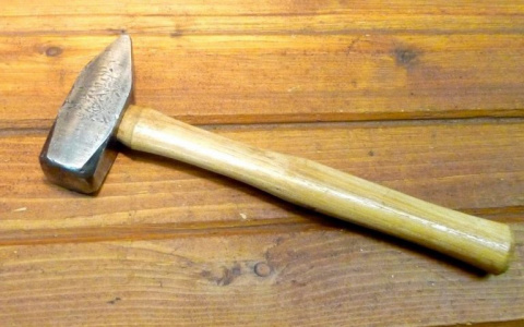 В Пензенской области сын сломал матери ногу молотком