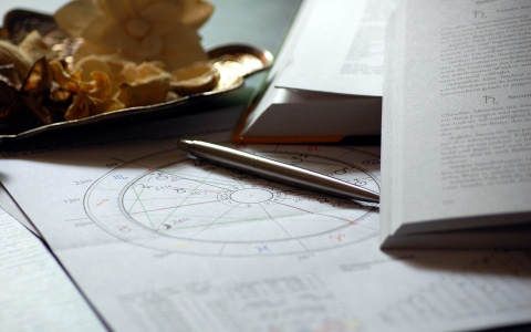 Водолеи, бегите от суеты: гороскоп на 27 июля для всех знаков