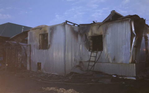 Жители Пензенской области потеряли дом и машину после пожара