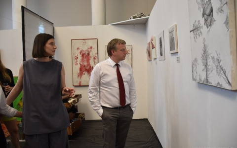 В Пензе открылась выставка современного искусства «Впритык»