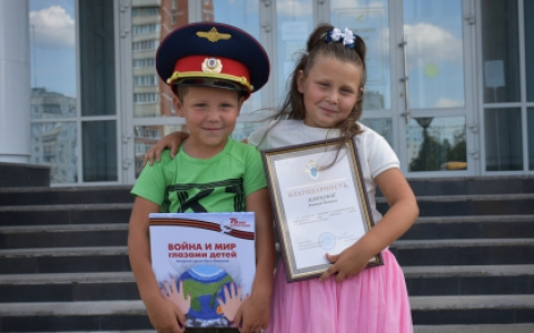 Сестра-герой: в Пензе 7-летняя девочка спасла младшего брата из воды