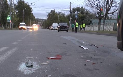 Двум младенцам оказали медпомощь после ДТП на Аустрина