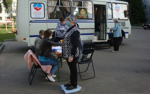 Пензенцы узнали свой уровень глюкозы и холестерина в «Автобусе здоровья»