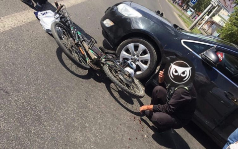 В Пензе велосипедист с ребенком врезался в авто