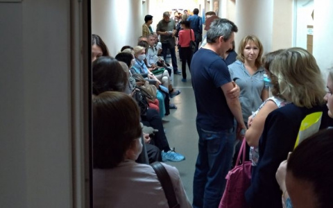 "Людей толкают к тому, чтобы рисковать здоровьем": сотрудники и студенты ПГУ подвергают жизнь опасности