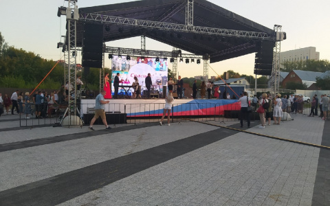 "За какие заслуги?": пензенцев возмутило награждение врачей квартирами