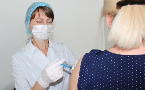 В Пензенскую область привезли первую партию вакцины от гриппа для взрослых
