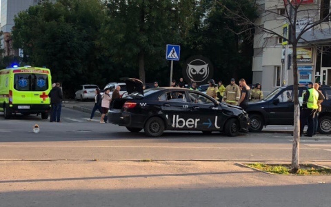 В Пензе участника ДТП около ТЦ Бакунина увезли в реанимацию