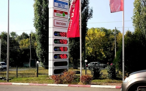 «Три месяца цена растет!»: реакция жителей Пензы на стоимость бензина