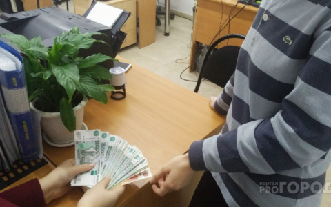 Выяснилось, кому с 1 октября поднимут зарплату