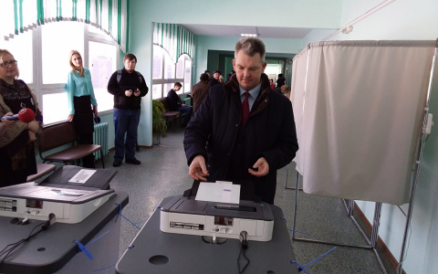 Обещал подать в суд: пензенский космонавт Александр Самокутяев обиделся на робота-блогера