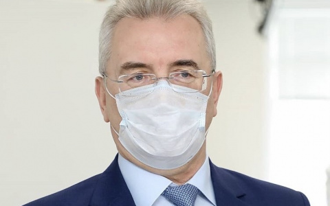 Какую прививку сделал Иван Белозерцев прежде, чем заболеть? – отвечает сам губернатор