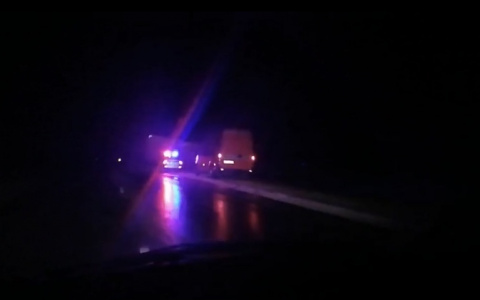 Видео с места аварии: на пензенской дороге фура улетает в кювет