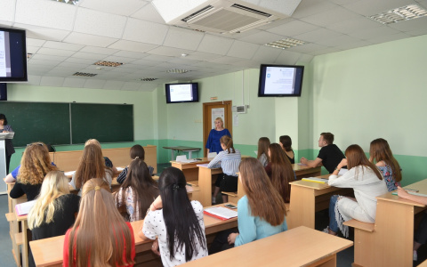Названы причины, почему пензенских школьников и студентов не переводят на дистанционку