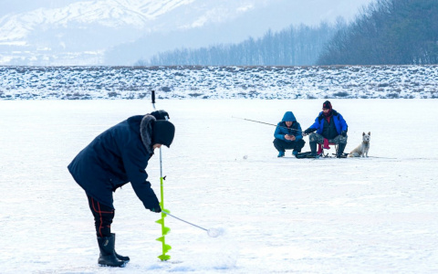 Как собраться на первую зимнюю рыбалку и ничего не забыть?