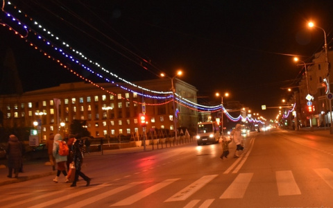 Пенза  засверкает новогодними гирляндами