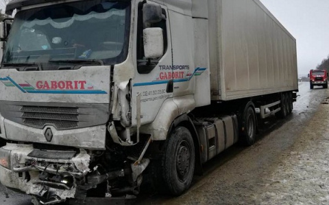 Выяснилась личность женщины, погибшей в ДТП с иномаркой и большегрузом в Пензенской области